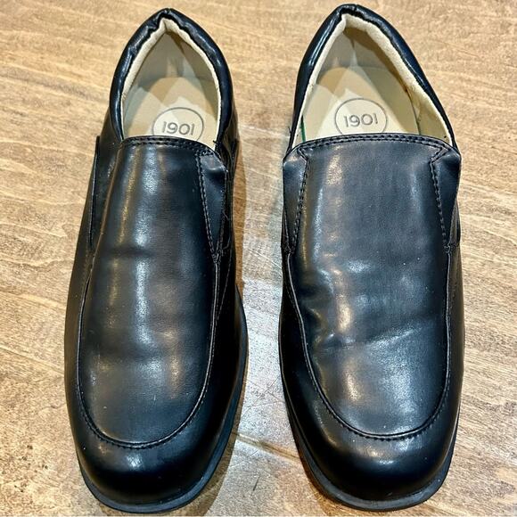 1901 Boy’s Dress Shoes Black Size 1 EUC - Picture 1 of 6